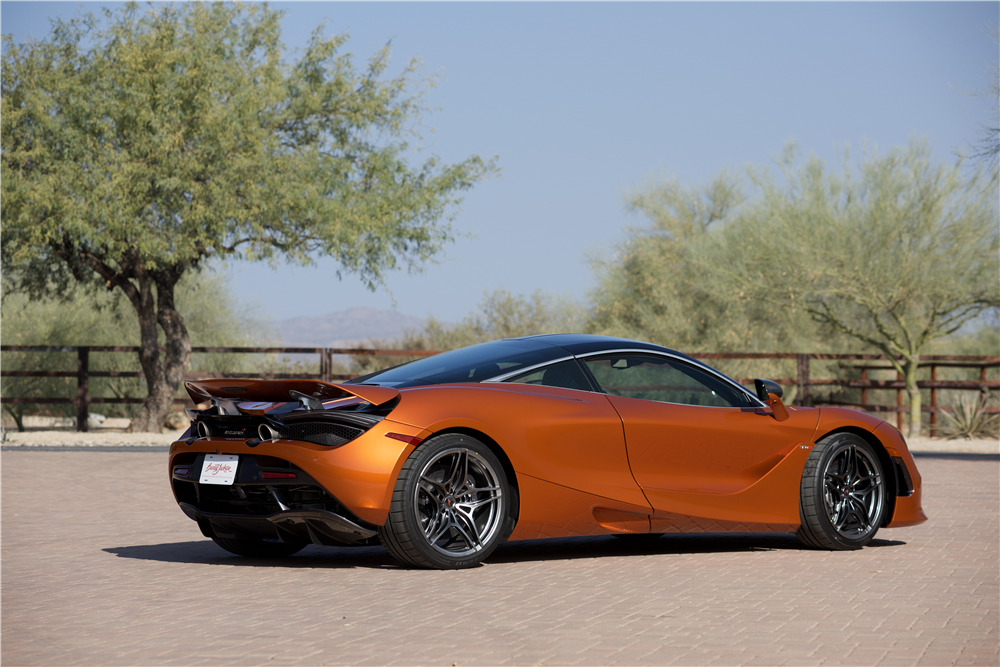 2018 MCLAREN 720S - Rear 3/4 - 215027