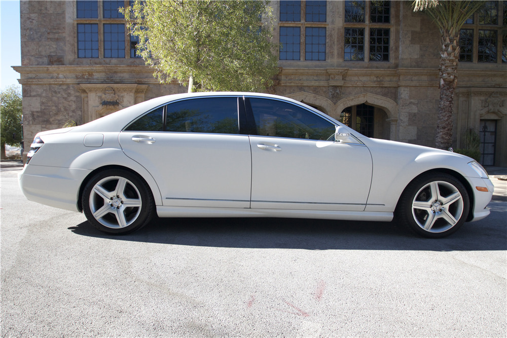 2008 MERCEDES-BENZ S550 - Side Profile - 215273