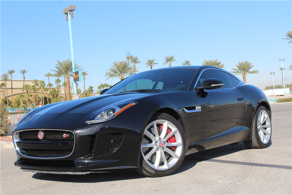 2015 JAGUAR F-TYPE - Front 3/4 - 215274