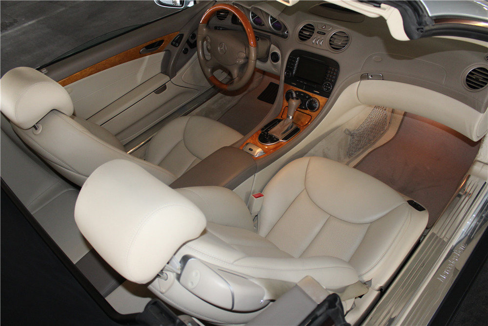 2007 MERCEDES-BENZ SL550 CONVERTIBLE - Interior - 215298