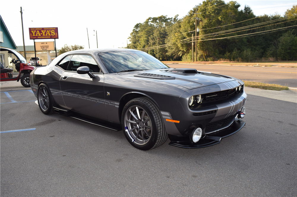 2015 DODGE CHALLENGER CUSTOM COUPE - Front 3/4 - 215830