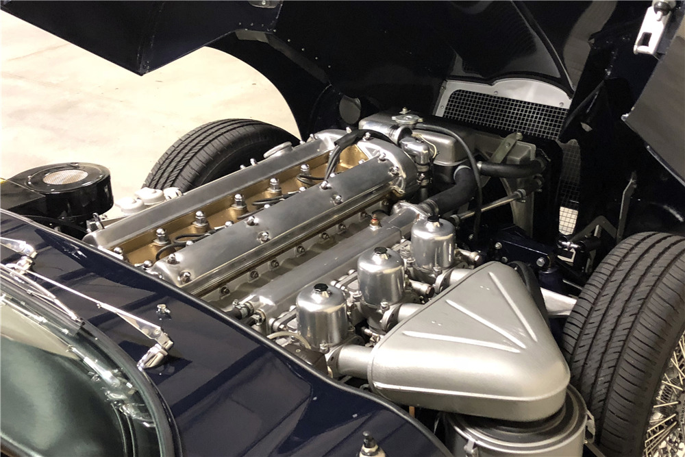 1967 JAGUAR E-TYPE ROADSTER - Engine - 215890