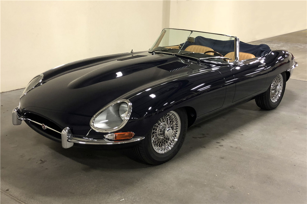 1967 JAGUAR E-TYPE ROADSTER - Front 3/4 - 215890