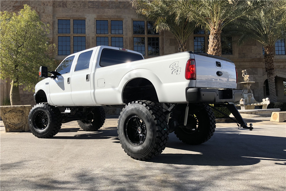 2000 FORD F-250 CUSTOM PICKUP - Rear 3/4 - 215975