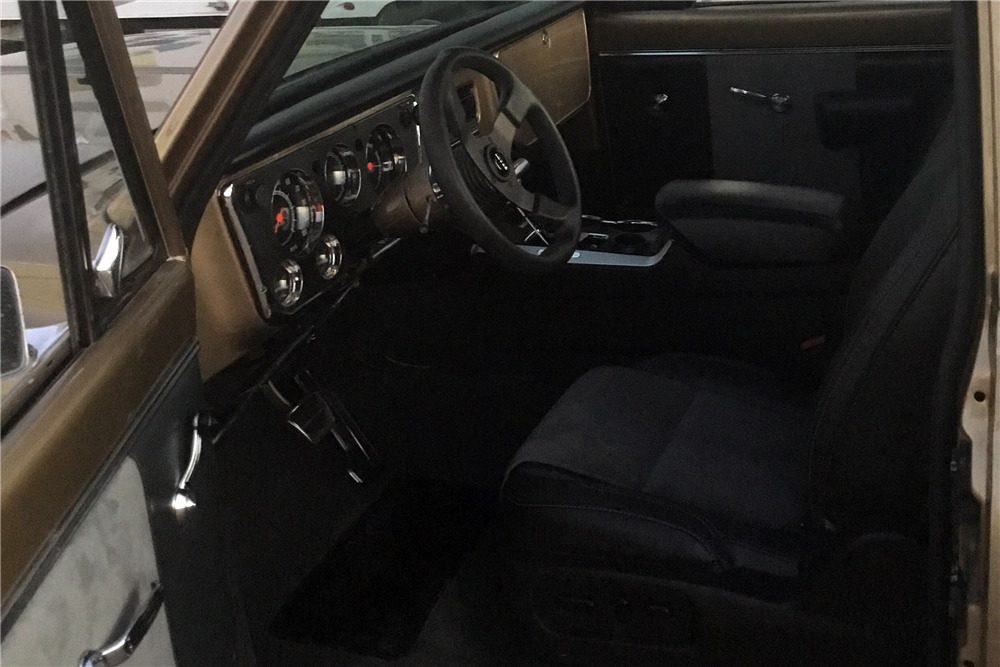 1970 CHEVROLET C-10 PICKUP - Interior - 215988