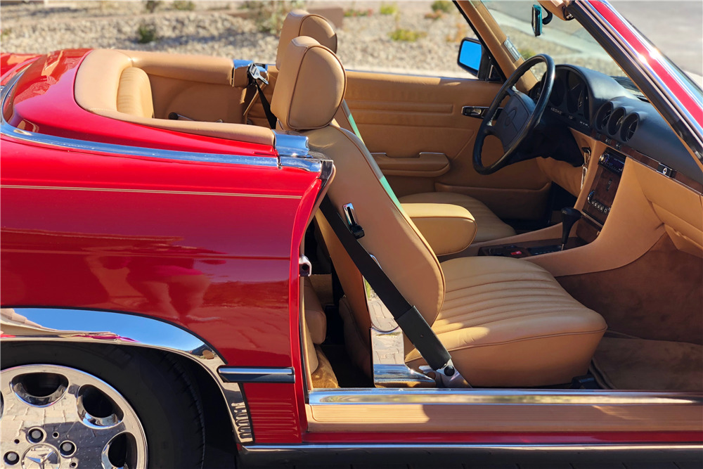 1987 MERCEDES-BENZ 560SL CONVERTIBLE - Interior - 216004