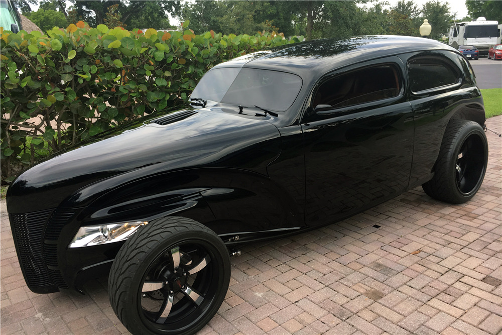 1941 FORD CUSTOM 2 DOOR SEDAN - Side Profile - 216268