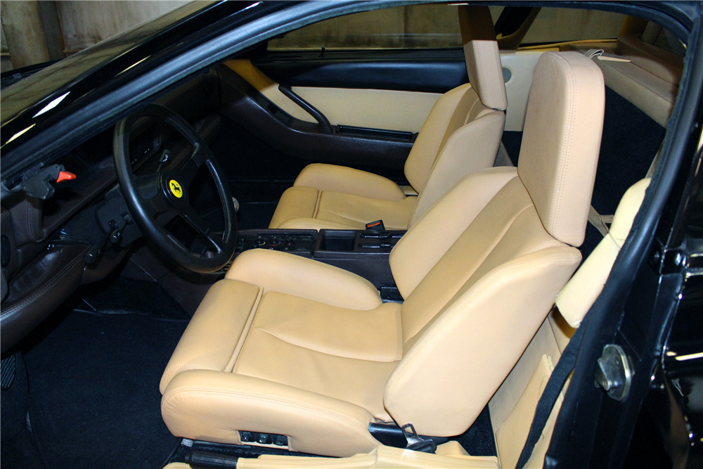 Ferrari testarossa interior