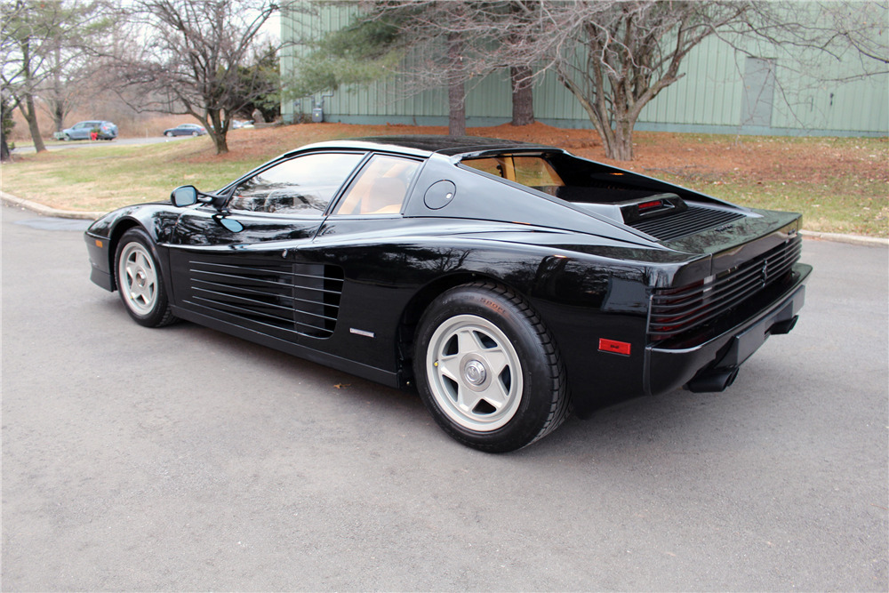 1987 FERRARI TESTAROSSA - Rear 3/4 - 217575