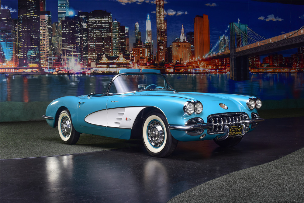 1960 CHEVROLET CORVETTE 283/290 FUELIE CONVERTIBLE - Front 3/4 - 217641
