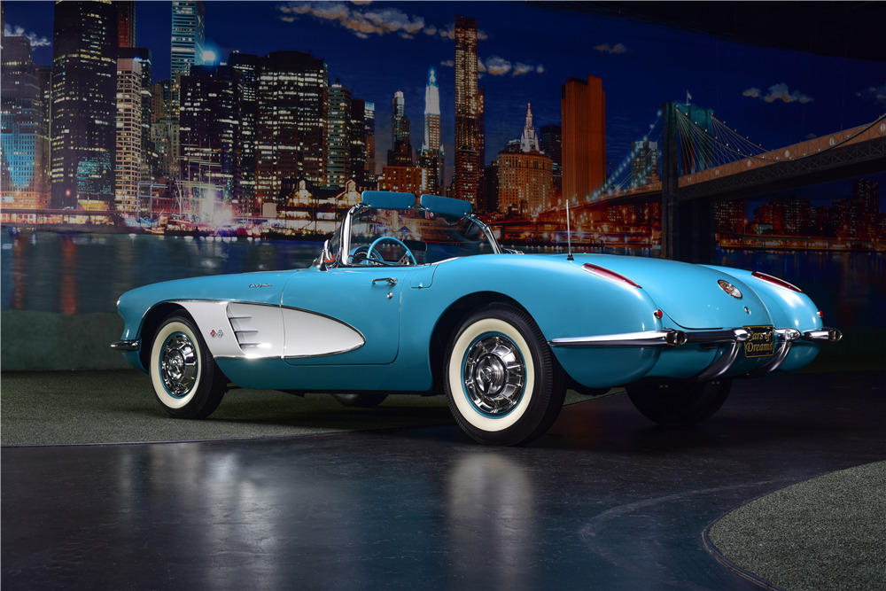 1960 CHEVROLET CORVETTE 283/290 FUELIE CONVERTIBLE - Rear 3/4 - 217641