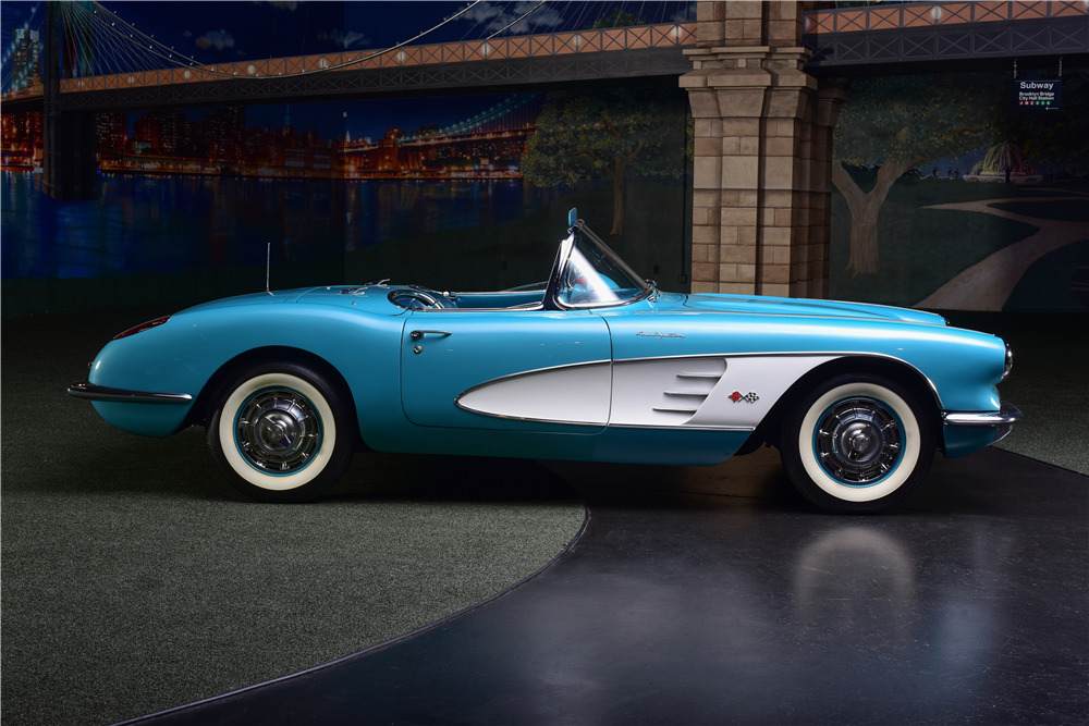 1960 CHEVROLET CORVETTE 283/290 FUELIE CONVERTIBLE - Side Profile - 217641