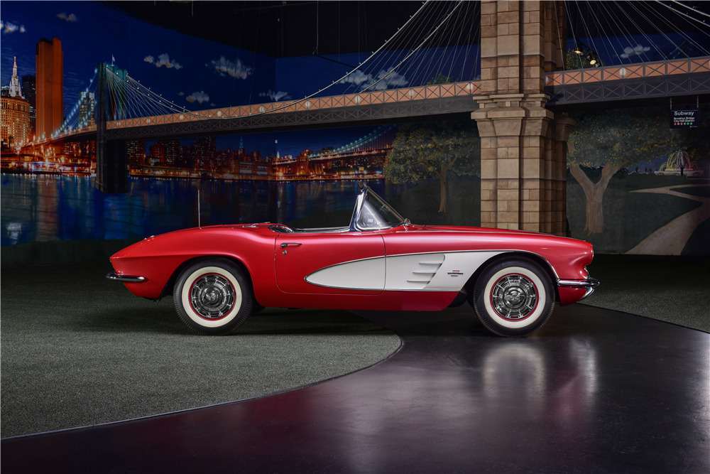 1961 CHEVROLET CORVETTE 283/270 CONVERTIBLE - Side Profile - 217681