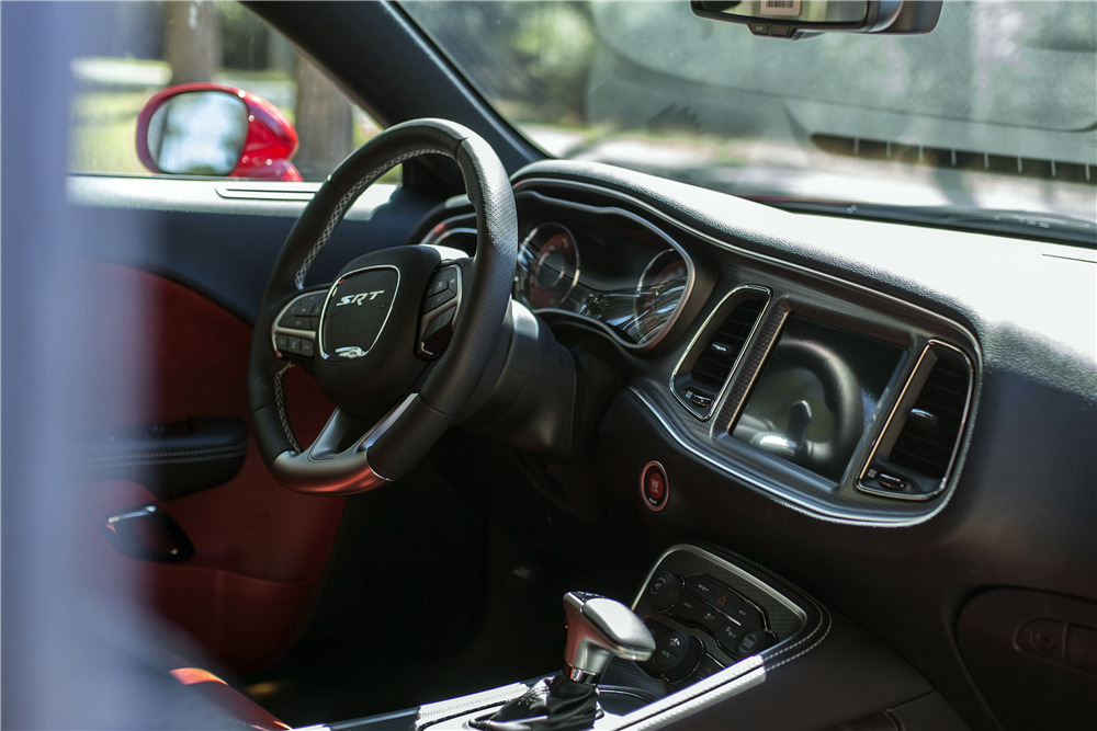 2015 DODGE CHALLENGER SRT HELLCAT - Interior - 217791