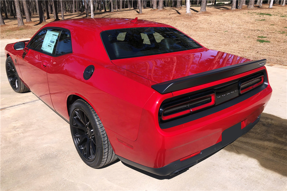 2015 DODGE CHALLENGER SRT HELLCAT - Rear 3/4 - 217791