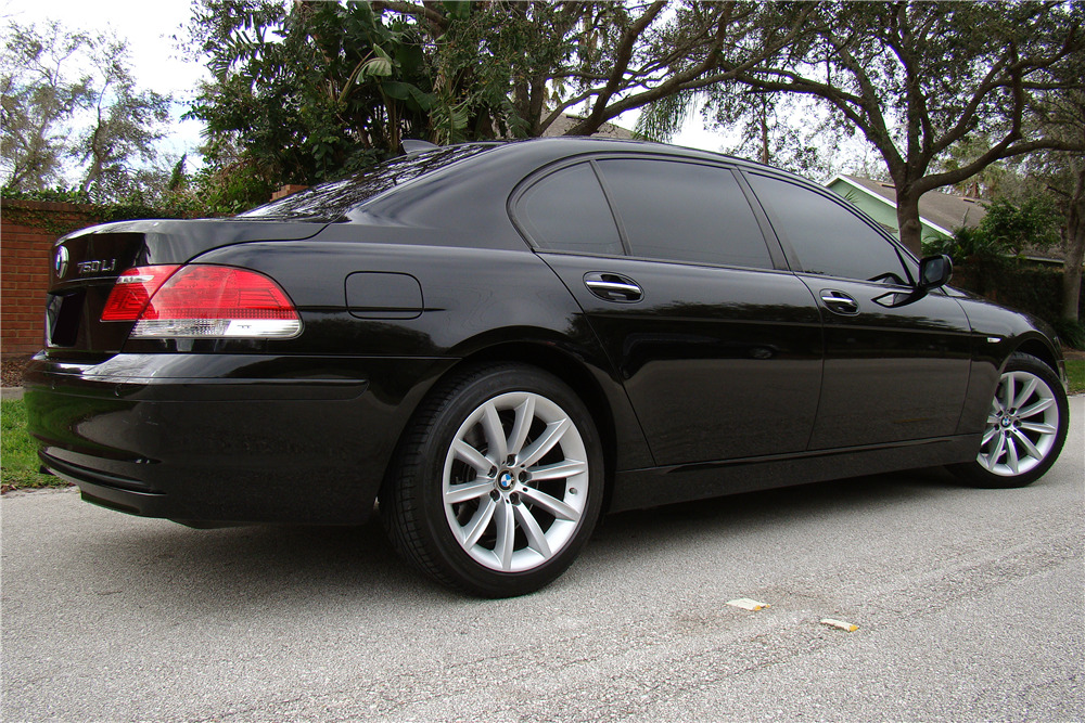 2007 BMW 750Li - Rear 3/4 - 217801