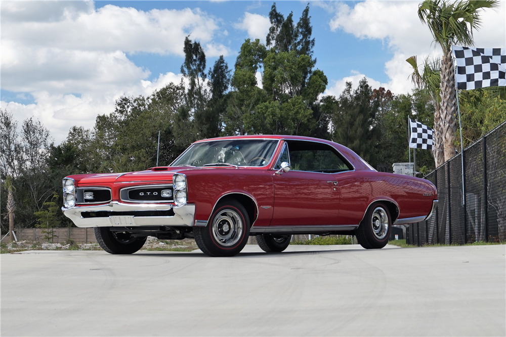 1966 PONTIAC GTO - Front 3/4 - 217936