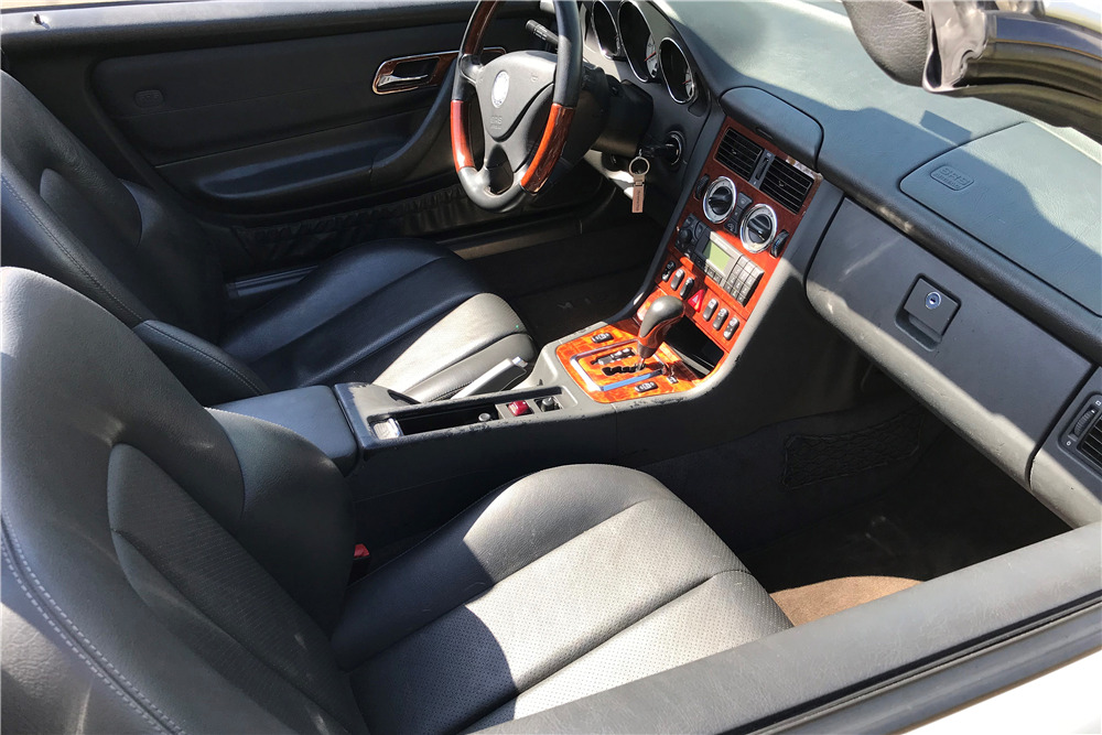 2001 MERCEDES-BENZ SLK320 ROADSTER - Interior - 218018
