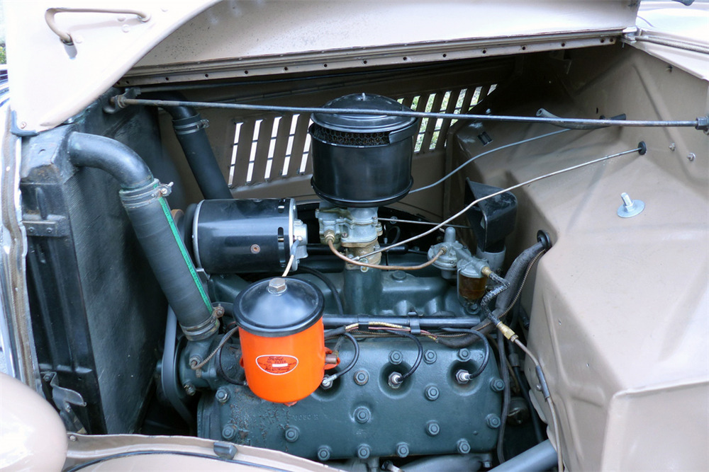 1935 FORD DELUXE - Engine - 218073