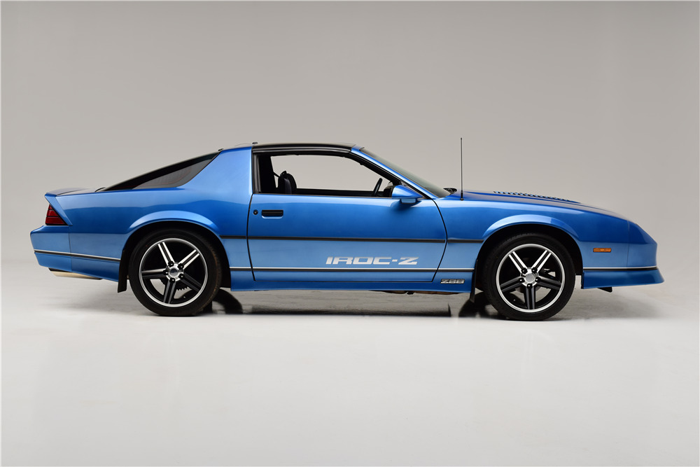 1985 CHEVROLET CAMARO IROC-Z - Side Profile - 218157