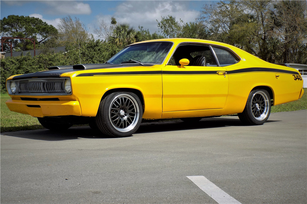 1970 PLYMOUTH DUSTER - Front 3/4 - 218204