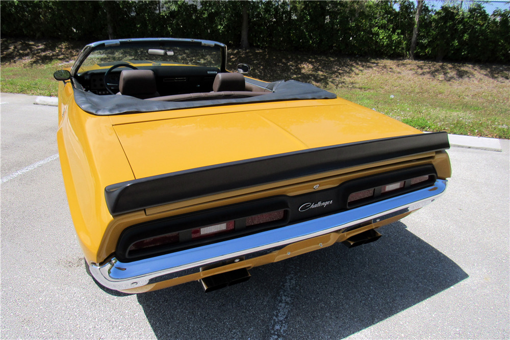 1971 DODGE CHALLENGER CUSTOM CONVERTIBLE - Rear 3/4 - 218320