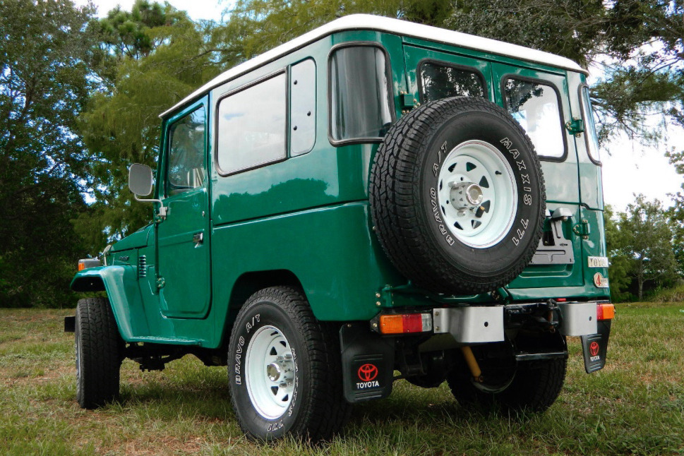 1978 TOYOTA FJ40 4X4 SUV - Rear 3/4 - 218344