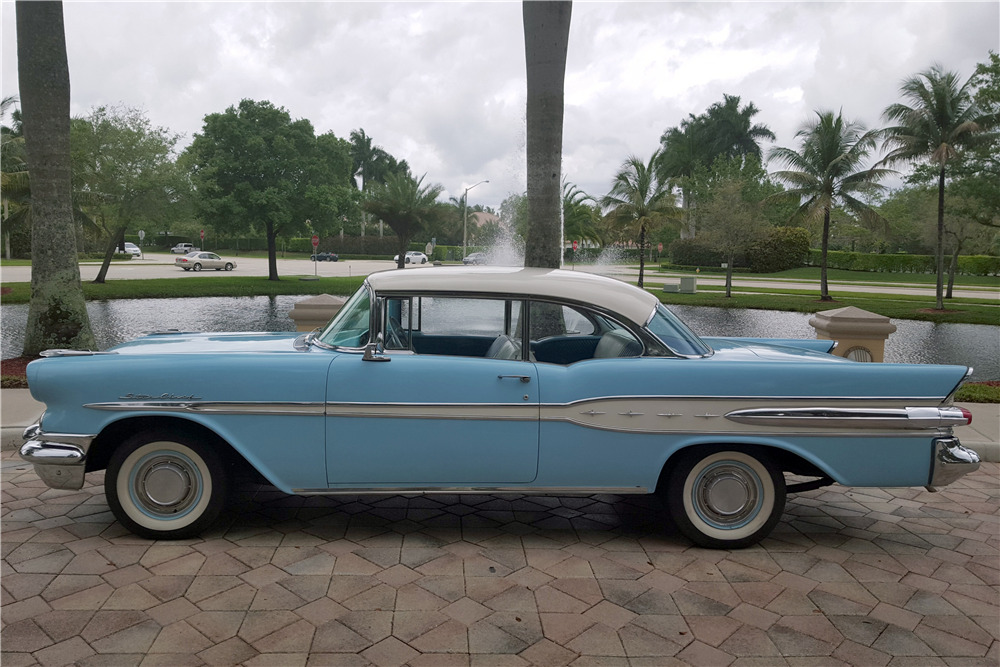 1957 PONTIAC STAR CHIEF - Side Profile - 218424