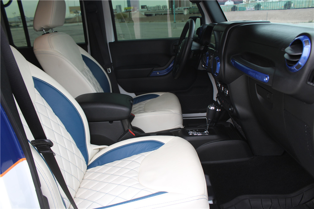 2017 JEEP WRANGLER UNLIMITED CUSTOM SUV - Interior - 218954