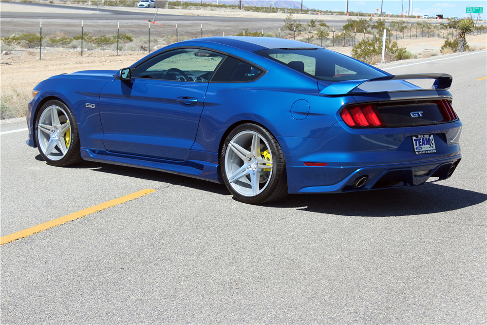 2017 FORD MUSTANG GT - Rear 3/4 - 219064