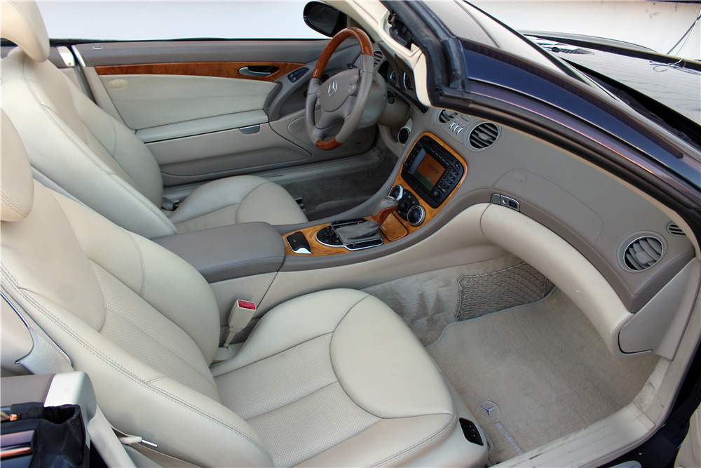 2004 MERCEDES-BENZ SL500 ROADSTER - Interior - 219094