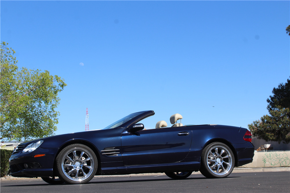 2004 MERCEDES-BENZ SL500 ROADSTER - Side Profile - 219094