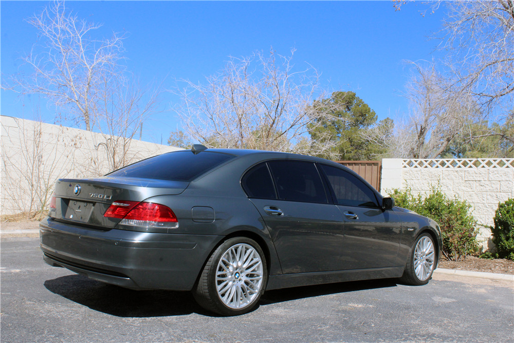 2007 BMW 750Li - Rear 3/4 - 219119