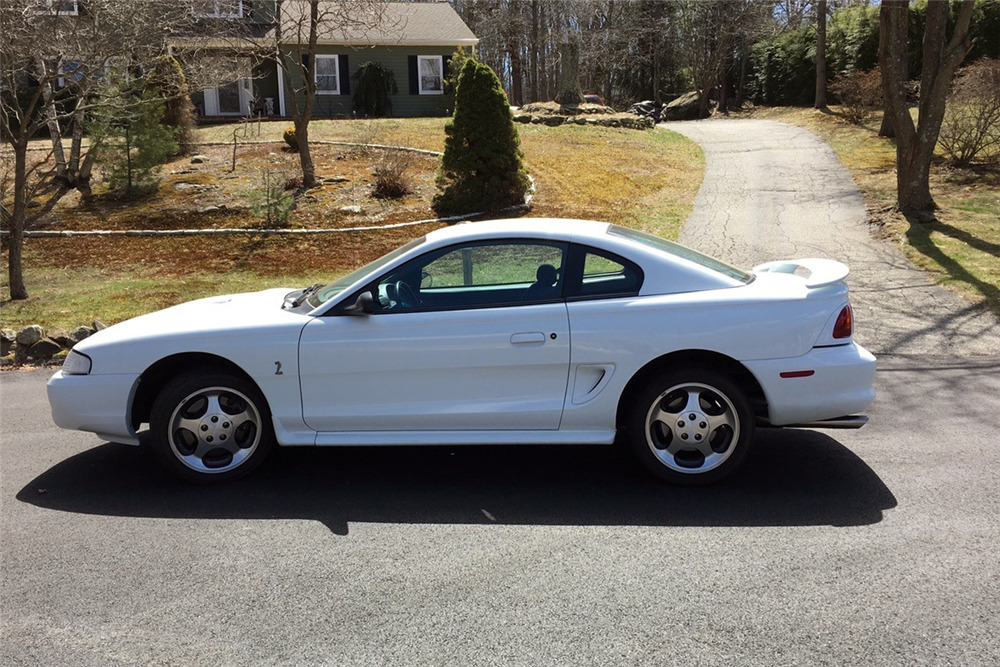 1997 FORD MUSTANG COBRA SVT - Side Profile - 219282