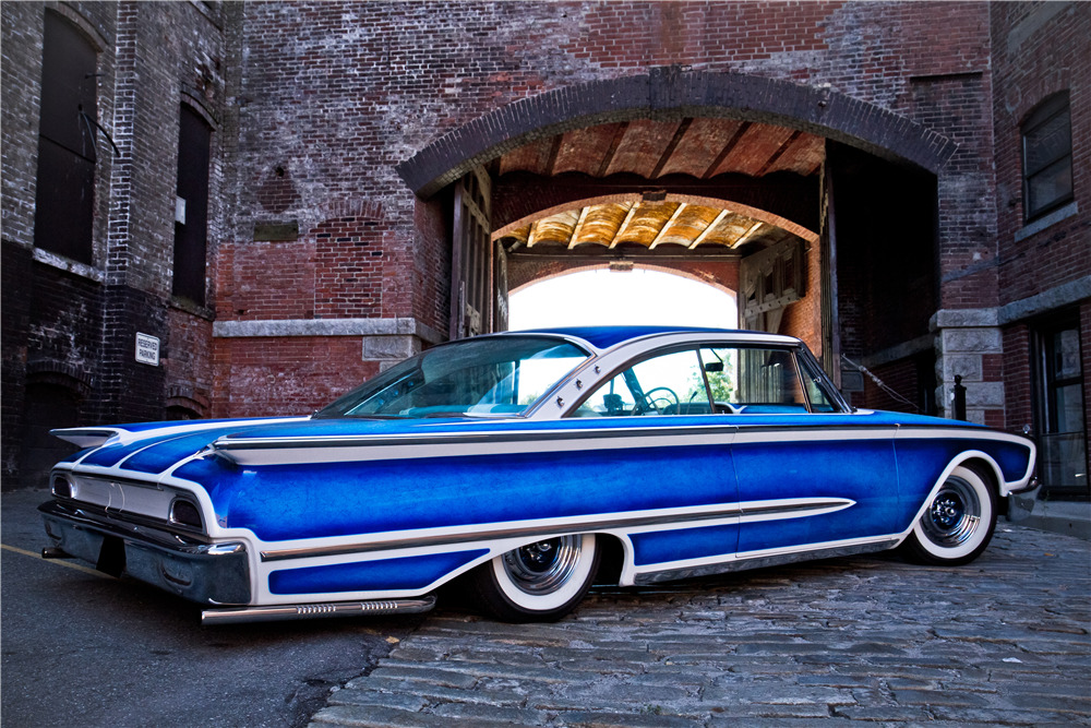 1960 FORD STARLINER CUSTOM HARDTOP "MAY CAUSE DANGEROUS" - Rear 3/4 - 219644