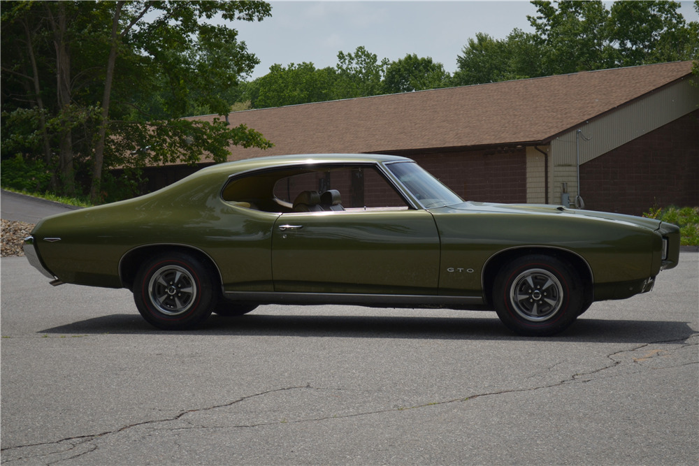 1969 PONTIAC GTO - Side Profile - 219692