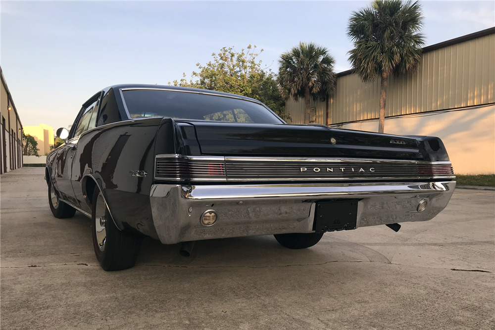 1965 PONTIAC GTO - Rear 3/4 - 219790