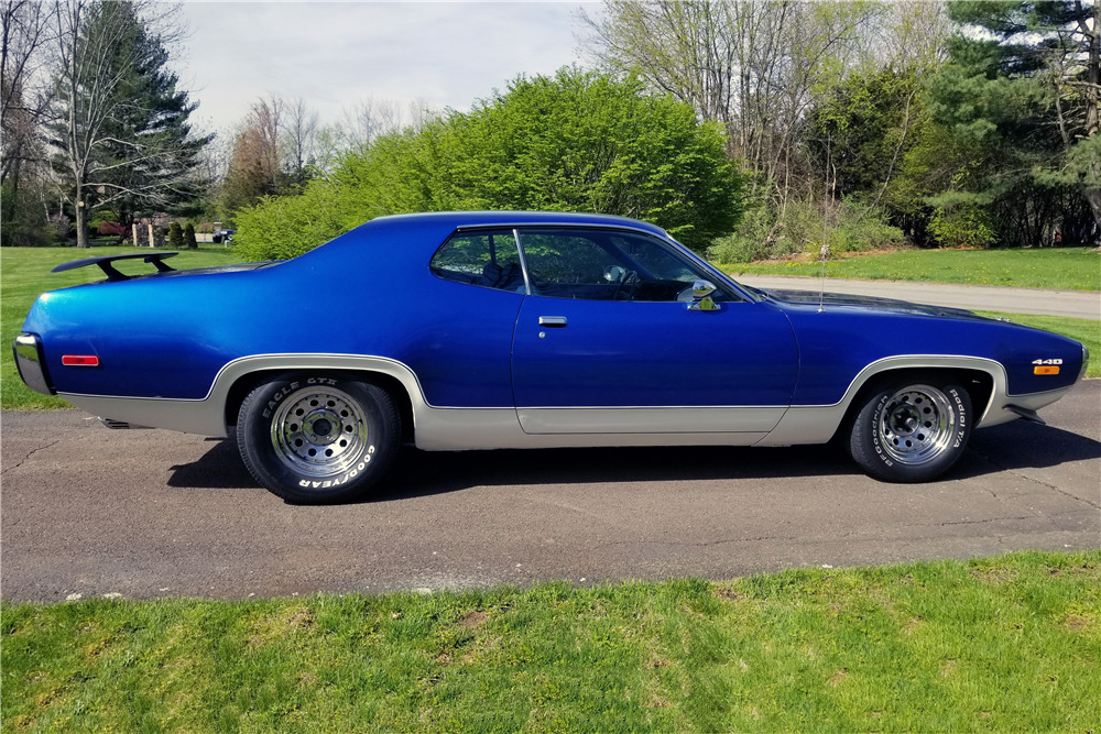 1972 PLYMOUTH SATELLITE - Side Profile - 219869