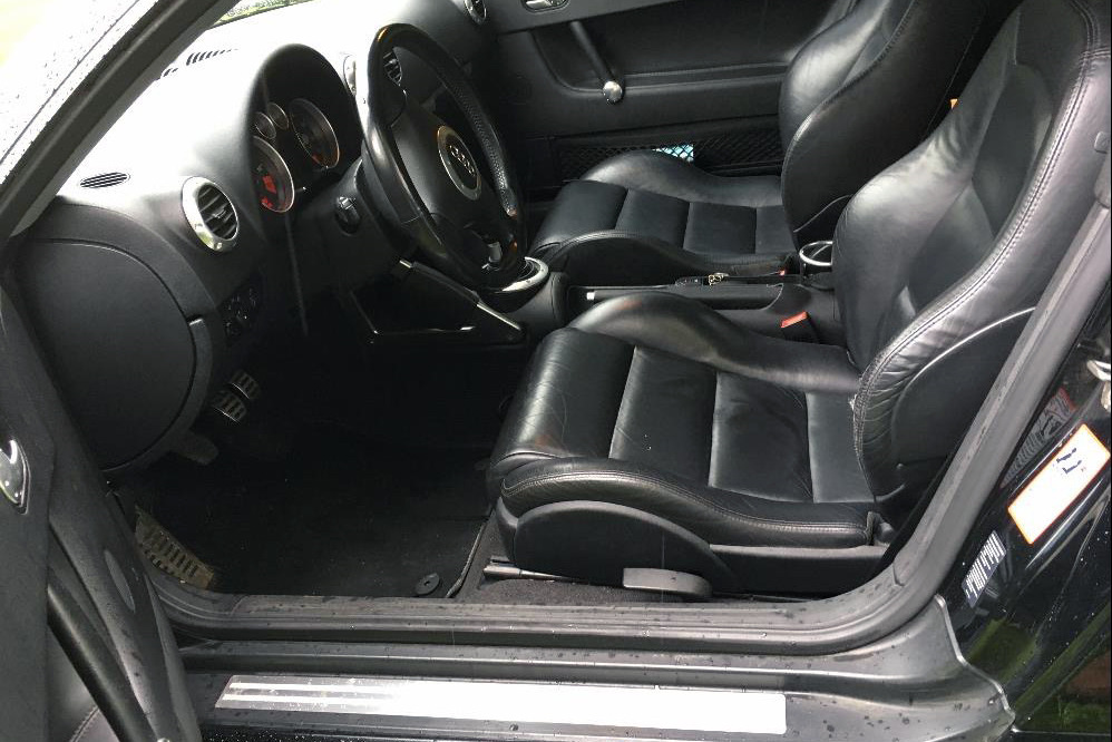 2002 AUDI TT - Interior - 219996