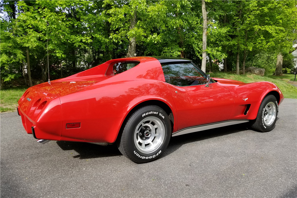 1977 CHEVROLET CORVETTE - Rear 3/4 - 220026