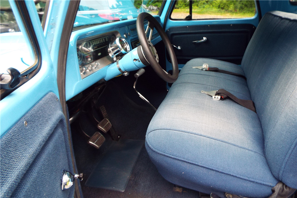 1966 CHEVROLET C10 CUSTOM STEPSIDE PICKUP  - Interior - 220027