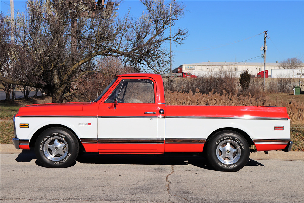1971 CHEVROLET C10 CHEYENNE SUPER PICKUP - Side Profile - 220064