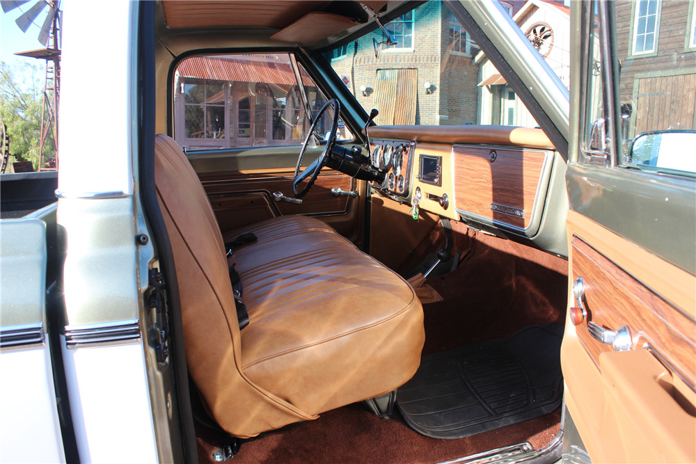1972 GMC SIERRA GRANDE CUSTOM PICKUP - Interior - 220082