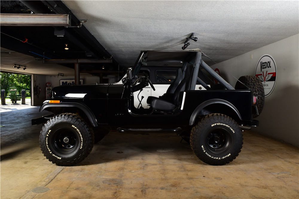 1986 JEEP CJ7 - Side Profile - 220145