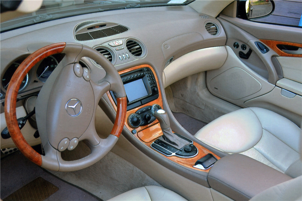 2004 MERCEDES-BENZ SL500 CONVERTIBLE - Interior - 220185