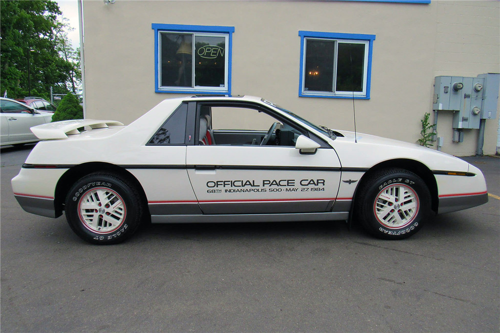 1984 PONTIAC FIERO INDY PACE CAR - Side Profile - 220189