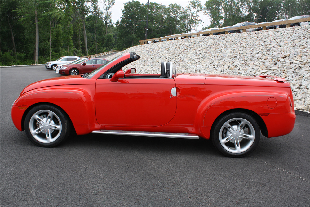 2004 CHEVROLET SSR CONVERTIBLE PICKUP - Side Profile - 220204