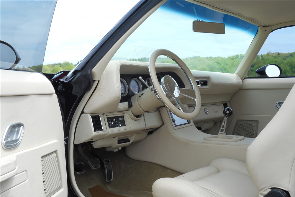 1970 CHEVROLET CAMARO Z/28 RS CUSTOM COUPE - Interior - 220305