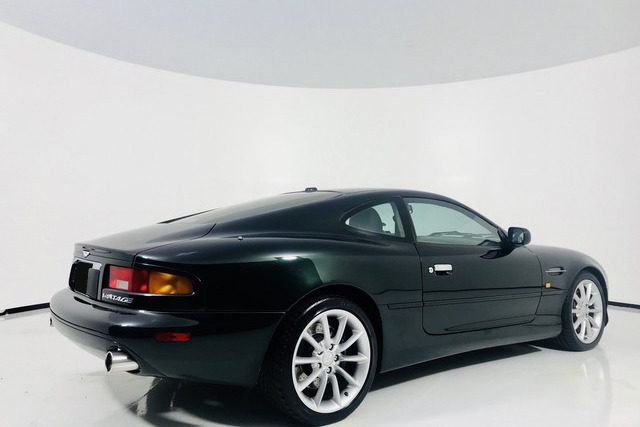 2002 ASTON MARTIN DB7 VANTAGE - Rear 3/4 - 220314