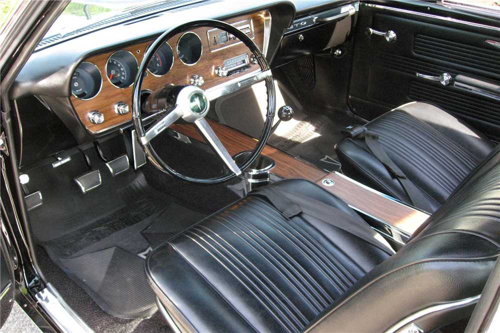 1967 PONTIAC GTO - Interior - 220382